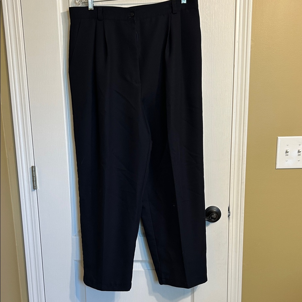 Van Heusen Women’s Black Dress Pants